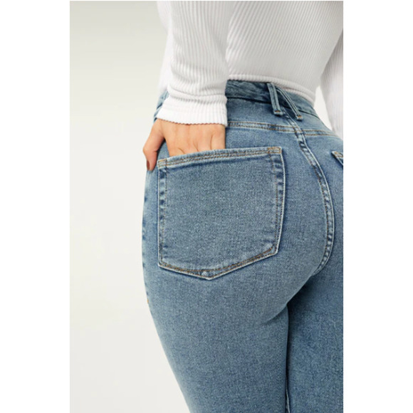 GOOD AMERICAN NWT Good Waist Crop Denim Jean in Blue799 // 10 - Picture 4 of 15